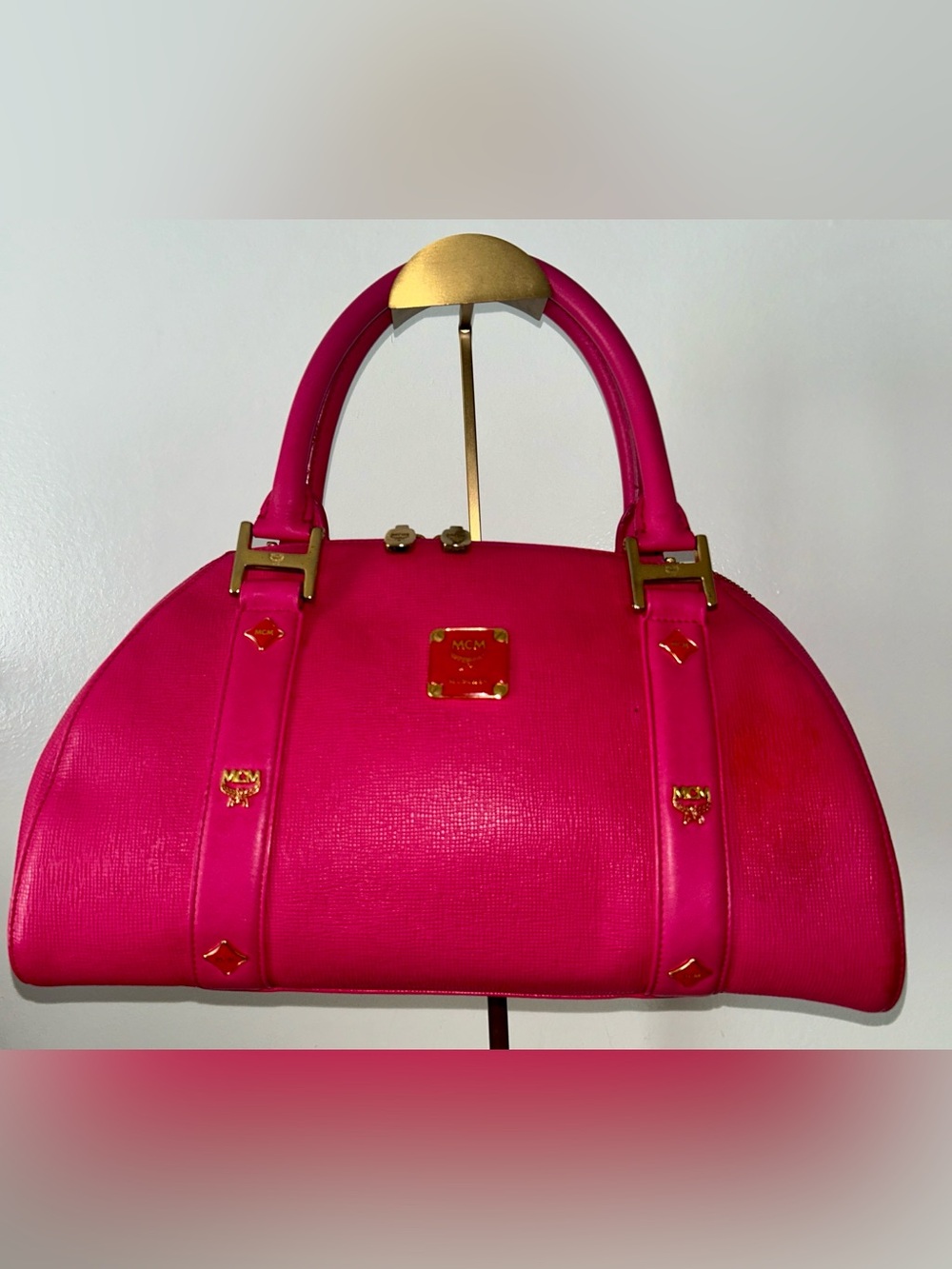 MCM Munich / Boston Dome Satchel in vibrant hot pink (fuchsia). Super Clean!